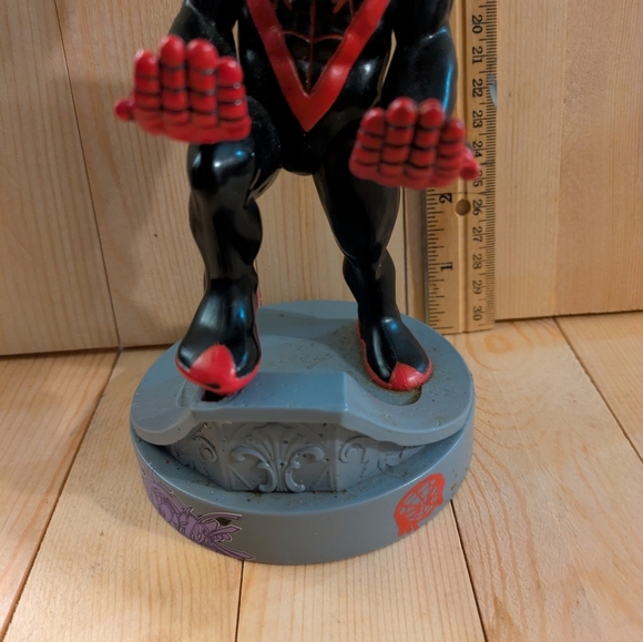 Black and Red Spider-Man Figurine Phone Holder - Picture 3 of 6